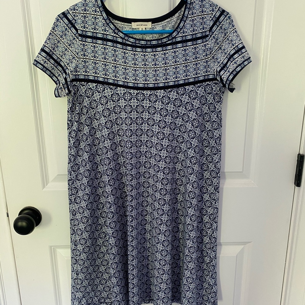 Stretchy material pattered dress